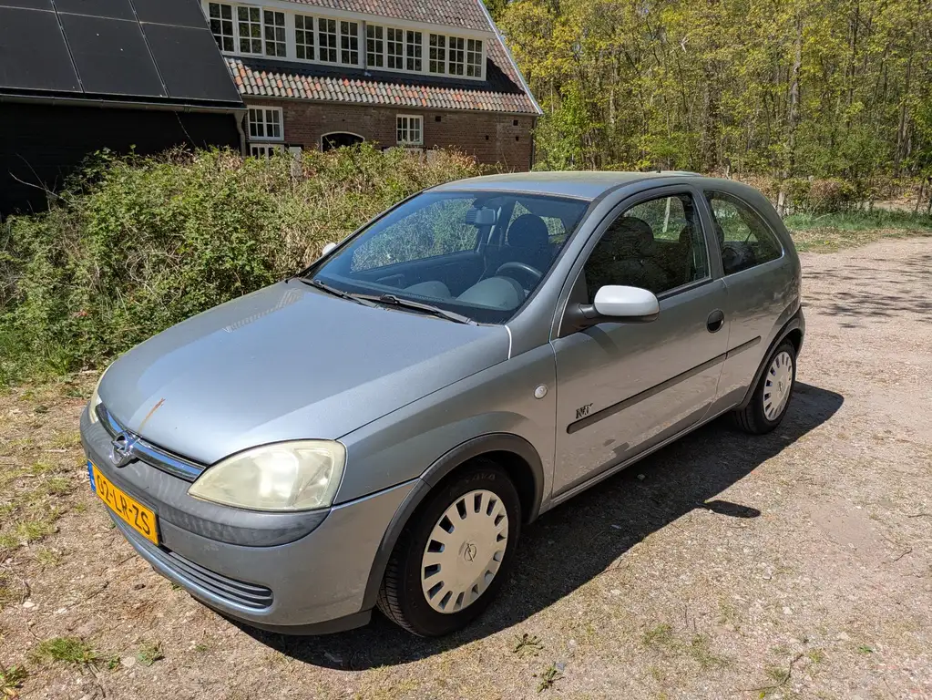 Opel Corsa 2003 из Европы — купить под ключ