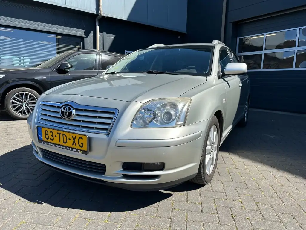 Toyota Avensis 2006 из Европы — купить под ключ