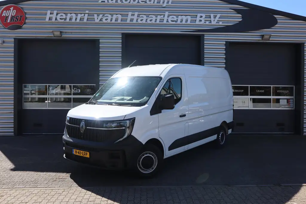 Renault Master 2024 из Европы — купить под ключ