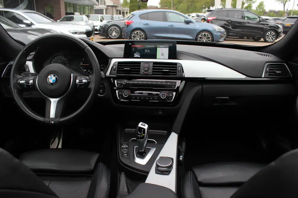 BMW 330 2019 из Европы — купить под ключ
