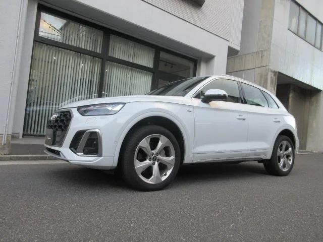 Audi Q5 2022 из Японии — купить под ключ
