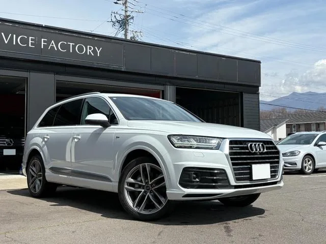 Audi Q7 2016 из Японии — купить под ключ