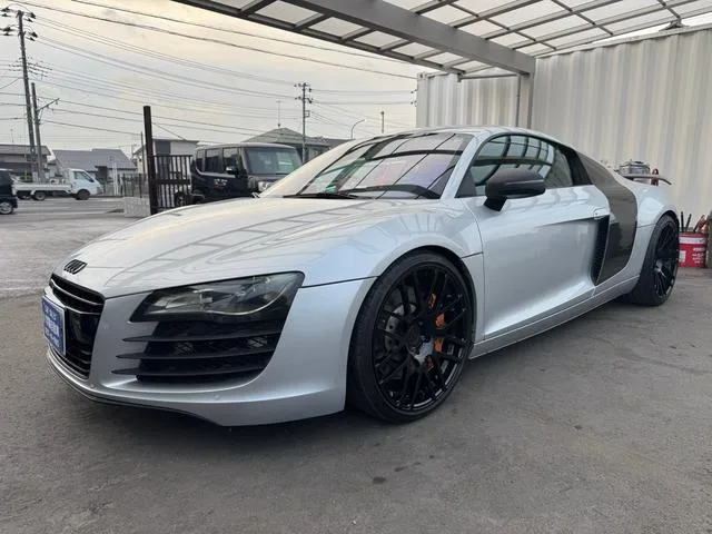 Audi R8 2010 из Японии — купить под ключ