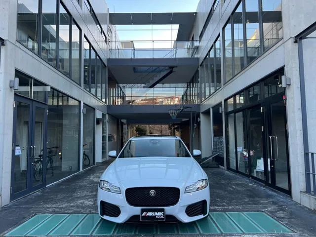 Jaguar XF 2016 из Японии — купить под ключ