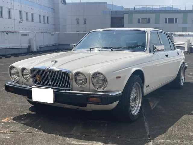 Jaguar XJ 1983 из Японии — купить под ключ
