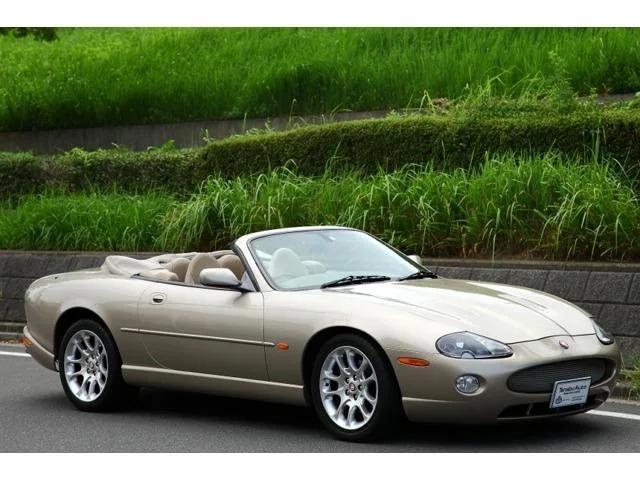 Jaguar XK 2000 из Японии — купить под ключ