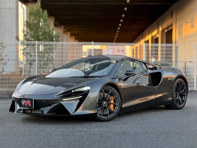 Mclaren ARTURA 2023 из Японии — купить под ключ