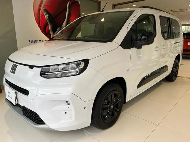 Fiat DOBLO 2024 из Японии — купить под ключ