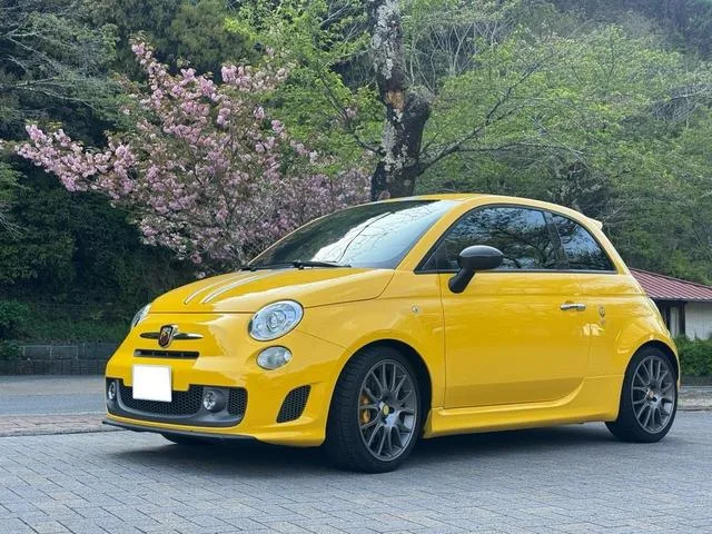 Abarth ABARTH 695 TRIBUTO FERRARI 2011 из Японии — купить под ключ