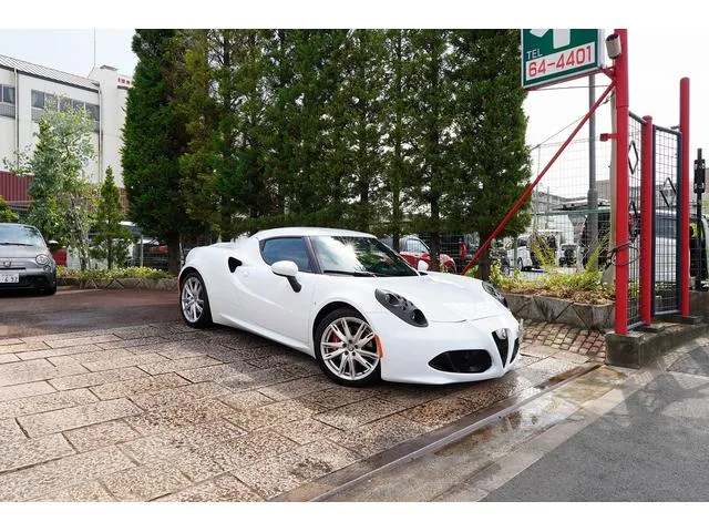 Alfa Romeo 4C 2015 из Японии — купить под ключ