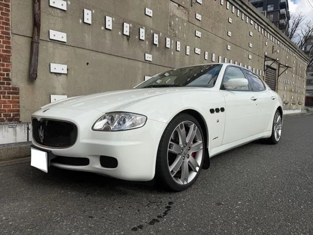 Maserati QUATTROPORTE 2008 из Японии — купить под ключ