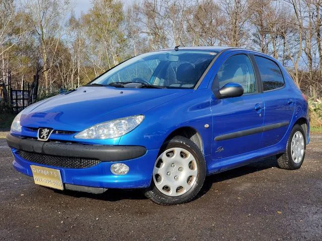Peugeot 206 2005 из Японии — купить под ключ