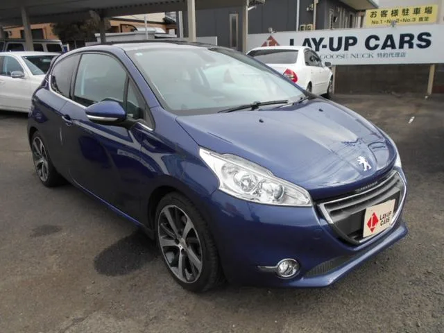 Peugeot 208 2013 из Японии — купить под ключ