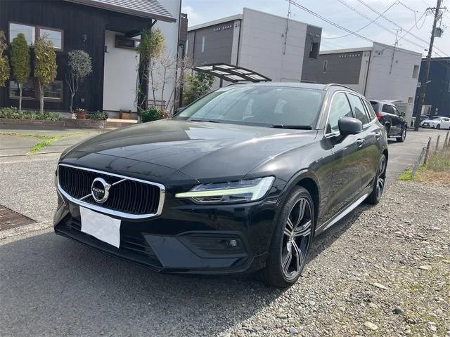 Volvo V60 2022 из Японии — купить под ключ