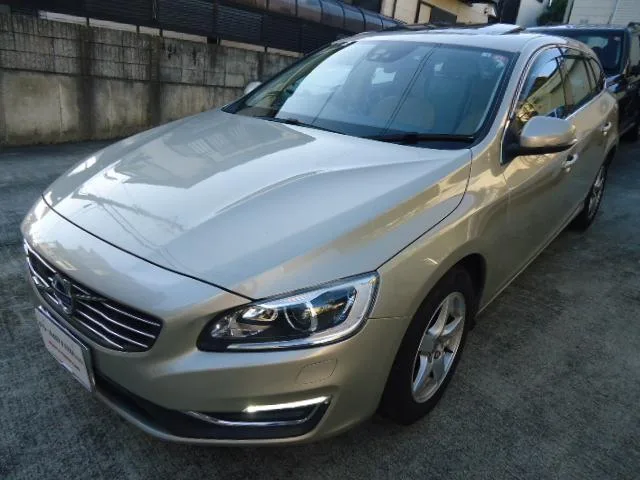 Volvo V60 2018 из Японии — купить под ключ