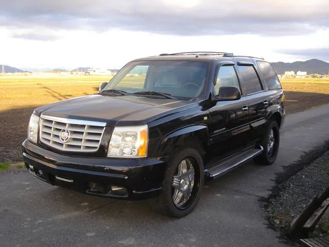 Cadillac CADILLAC ESCALADE 2005 из Японии — купить под ключ