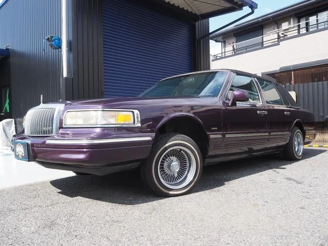 Lincoln LINCOLN TOWNCAR 1995 из Японии — купить под ключ