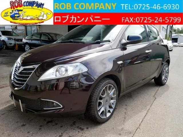 Chrysler CHRYSLER TOWN & COUNTRY 2013 из Японии — купить под ключ