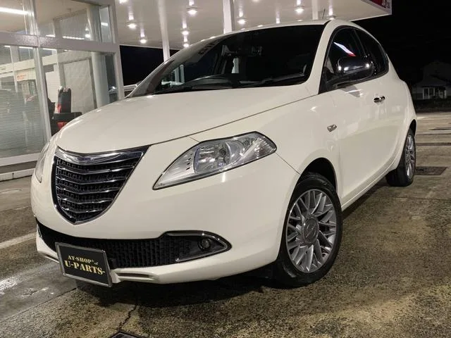 Chrysler CHRYSLER TOWN & COUNTRY 2012 из Японии — купить под ключ
