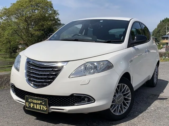 Chrysler CHRYSLER TOWN & COUNTRY 2013 из Японии — купить под ключ