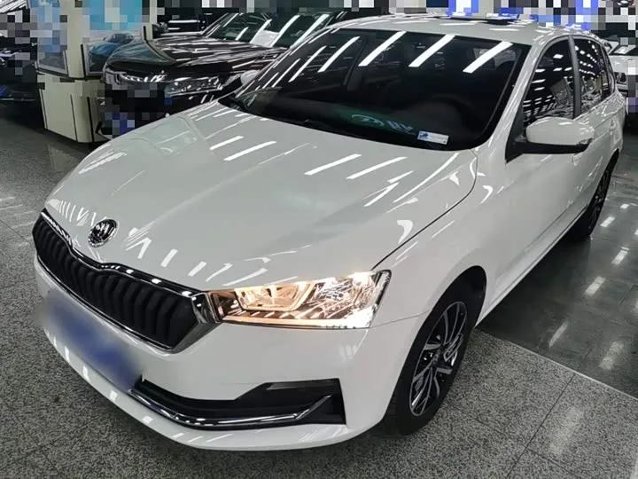 Skoda Rapid Spaceback 2022 из Китая — купить под ключ