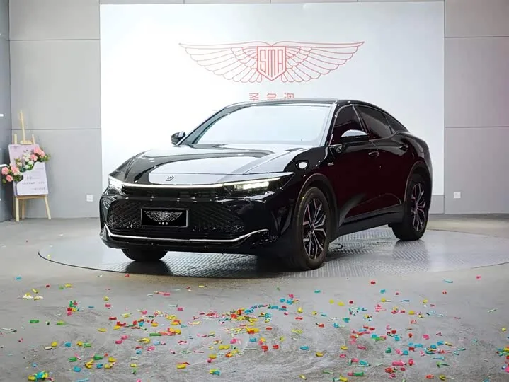 Toyota Crown SportCross 2024 из Китая — купить под ключ