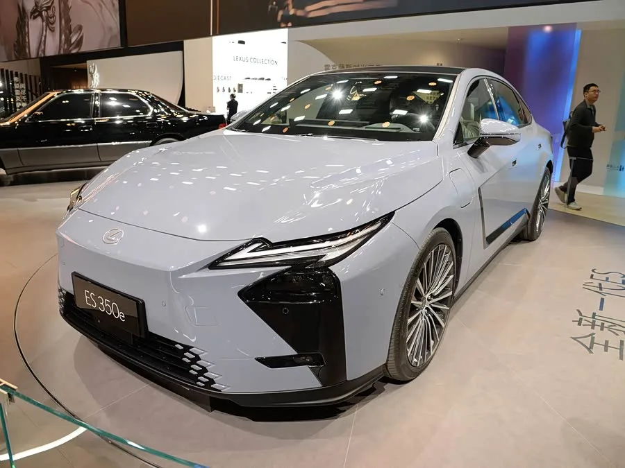 Lexus ES Hybrid 2026 из Китая — купить под ключ