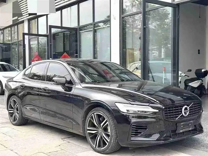 Volvo S60 Hybrid 2022 из Китая — купить под ключ
