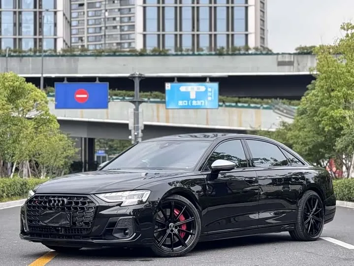 Audi S8 2023 из Китая — купить под ключ