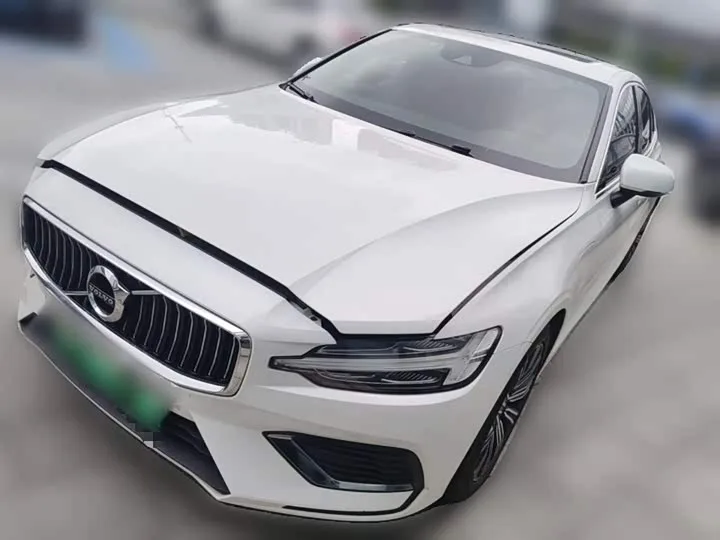 Volvo S60 Hybrid 2022 из Китая — купить под ключ