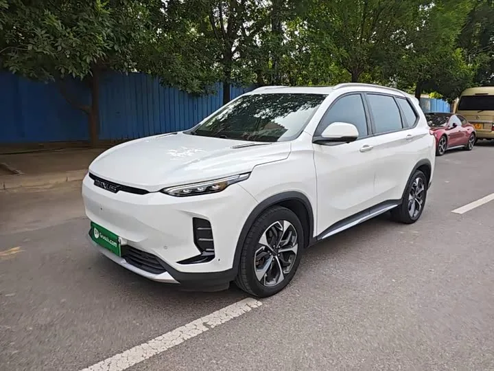 Maxus Euniq 6 2022 из Китая — купить под ключ