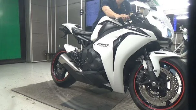 Honda CBR1000RR с аукциона BDS, кадр 1