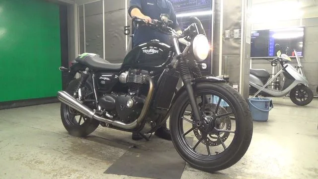 Triumph STREET TWIN 2016 года из Японии