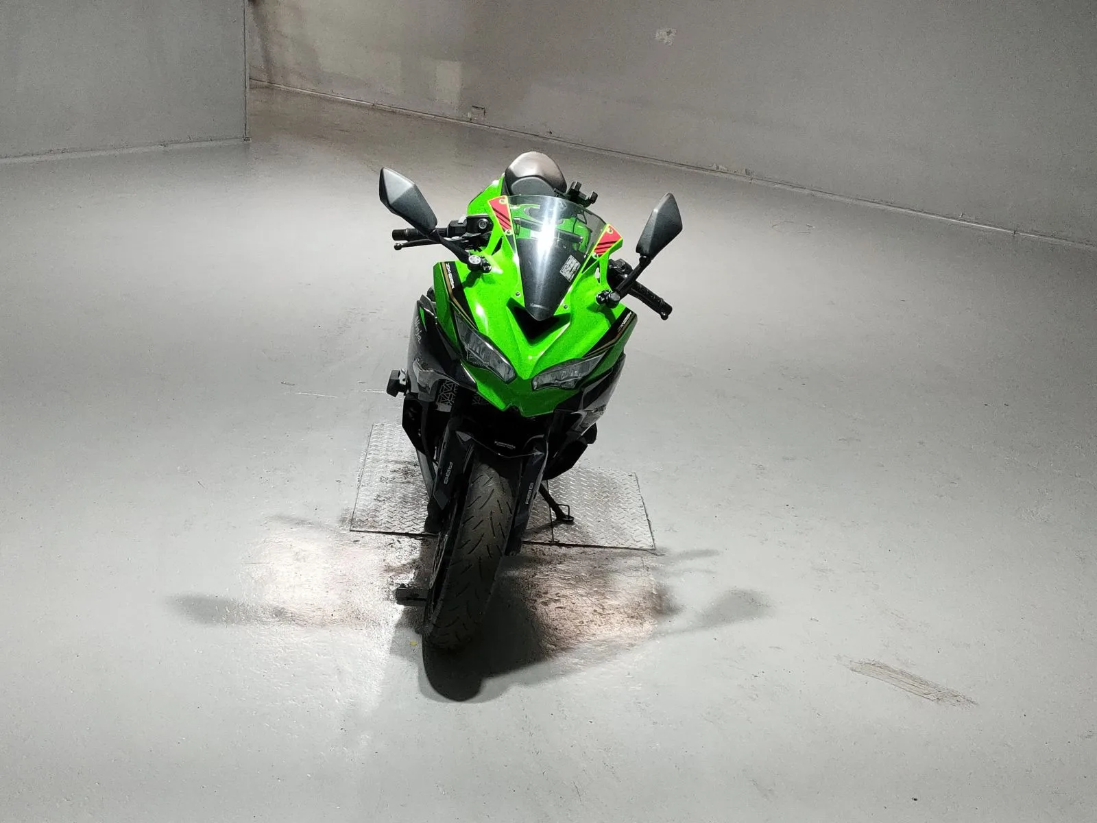Kawasaki NINJA ZX-25R SE с аукциона JBA, кадр 3