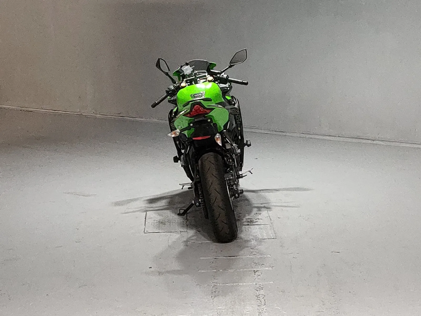 Kawasaki NINJA ZX-25R SE с аукциона JBA, кадр 4