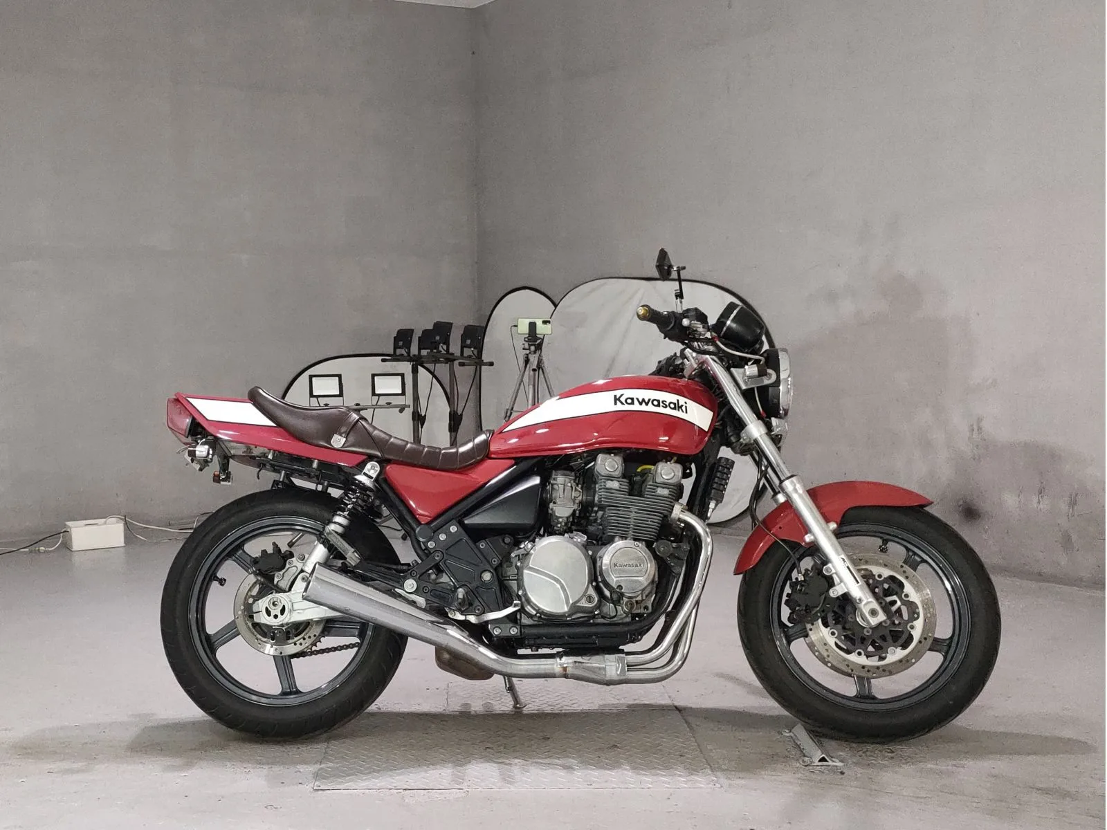 Kawasaki ZEPHYR400 с аукциона JBA, кадр 1
