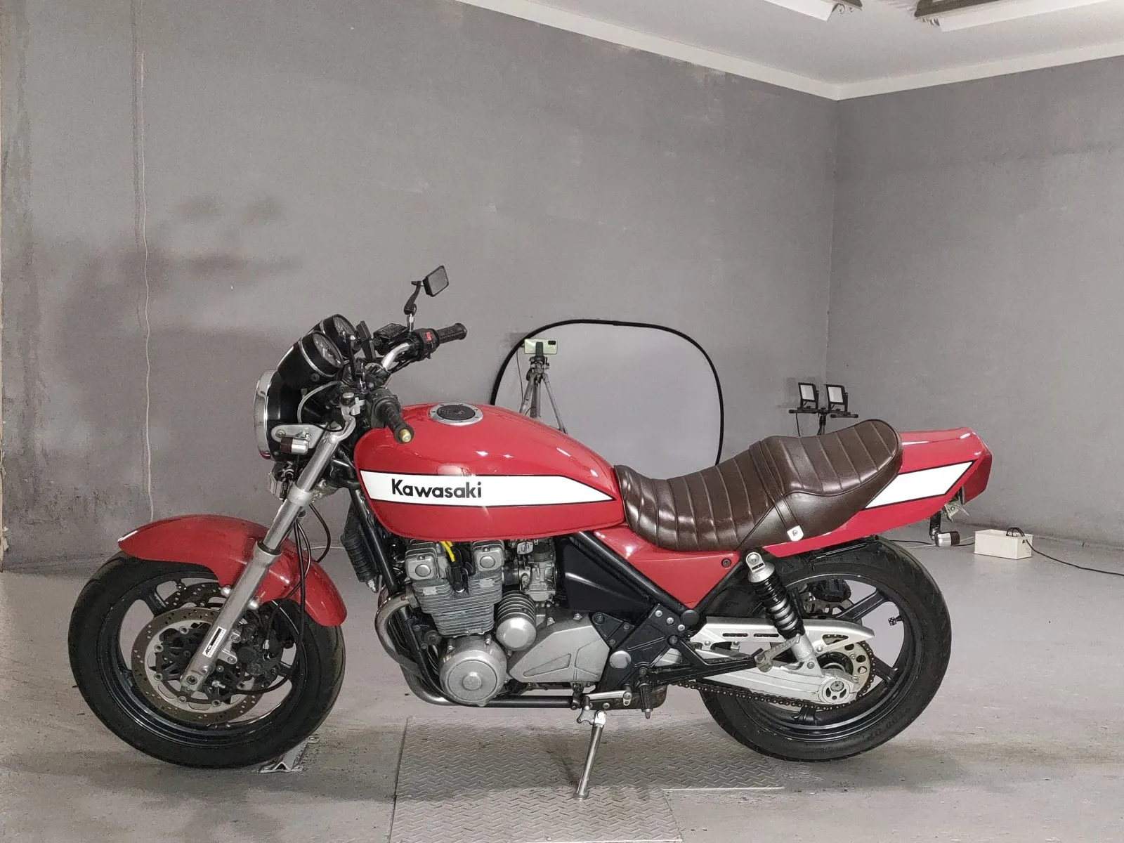 Kawasaki ZEPHYR400 с аукциона JBA, кадр 2