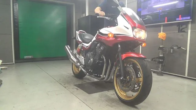 Honda CB400SFV-4 BOLDOR с аукциона BDS, кадр 1