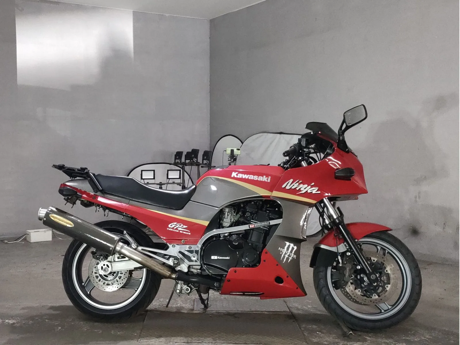 Kawasaki GPZ900R 2003 года с японского аукциона JBA