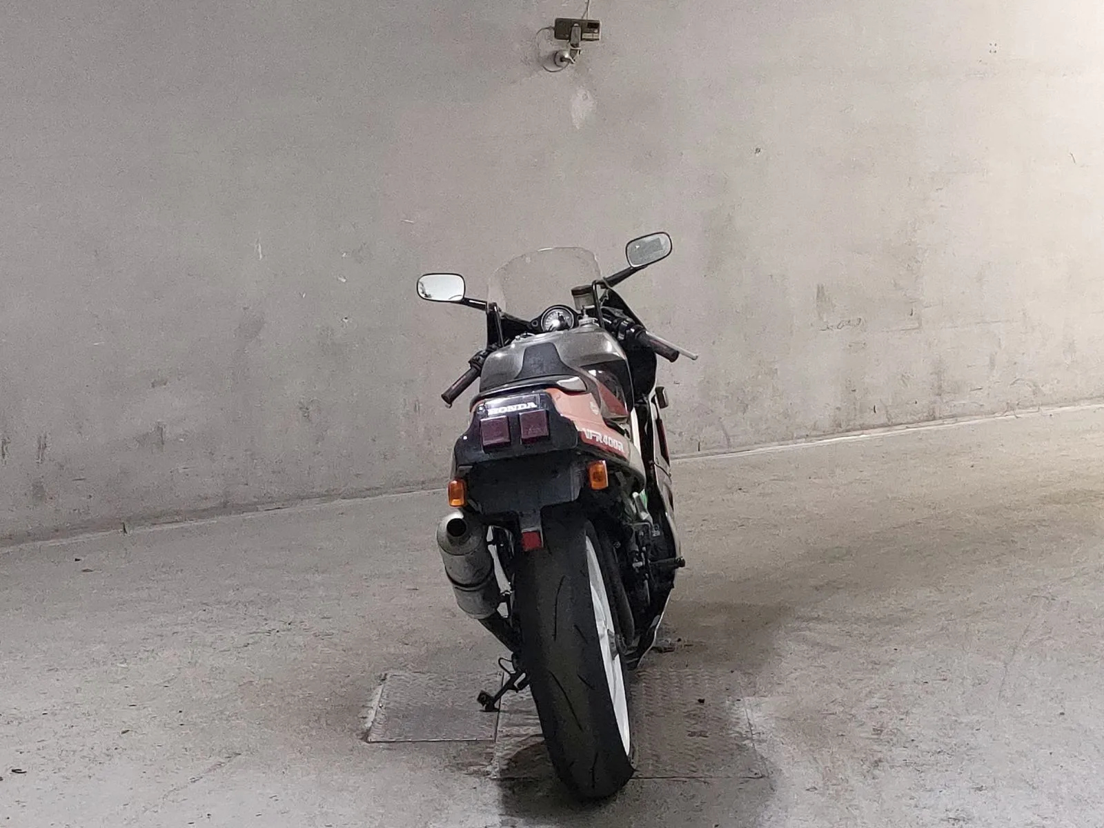 Honda VFR400R с аукциона JBA, кадр 4