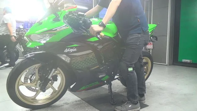 Kawasaki ZX-25R с аукциона BDS, кадр 2