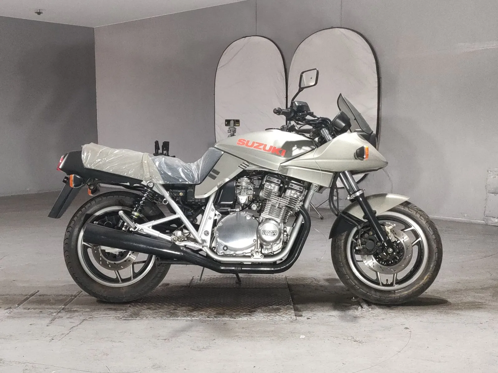 Suzuki GSX750S KATANA 1983 года с японского аукциона JBA