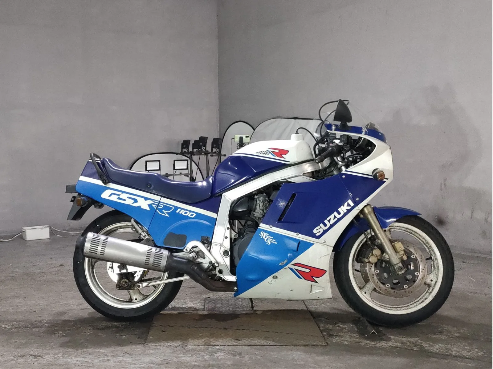 Suzuki GSX-R1100 1988 года с японского аукциона JBA