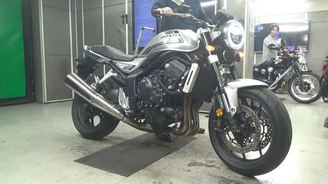 Honda CB1000F 2025 года из Японии