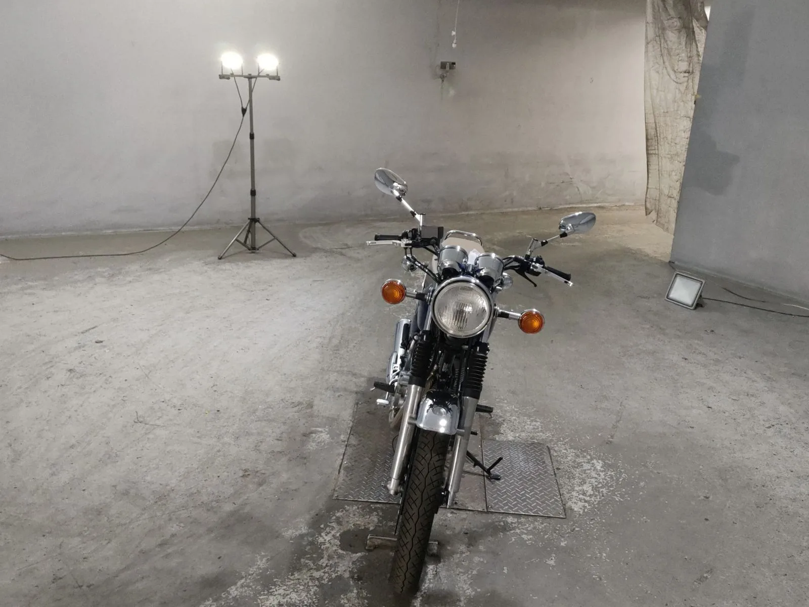 Yamaha SR400 с аукциона JBA, кадр 3