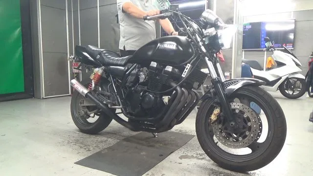 Yamaha XJR400 1995 года из Японии