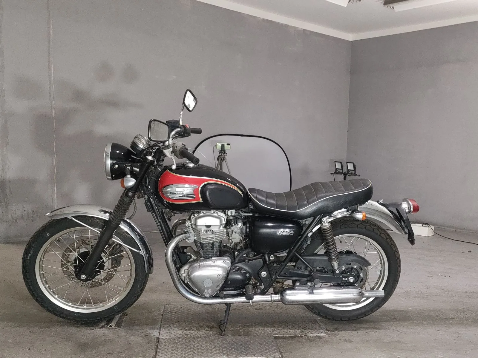 Kawasaki W400 с аукциона JBA, кадр 2