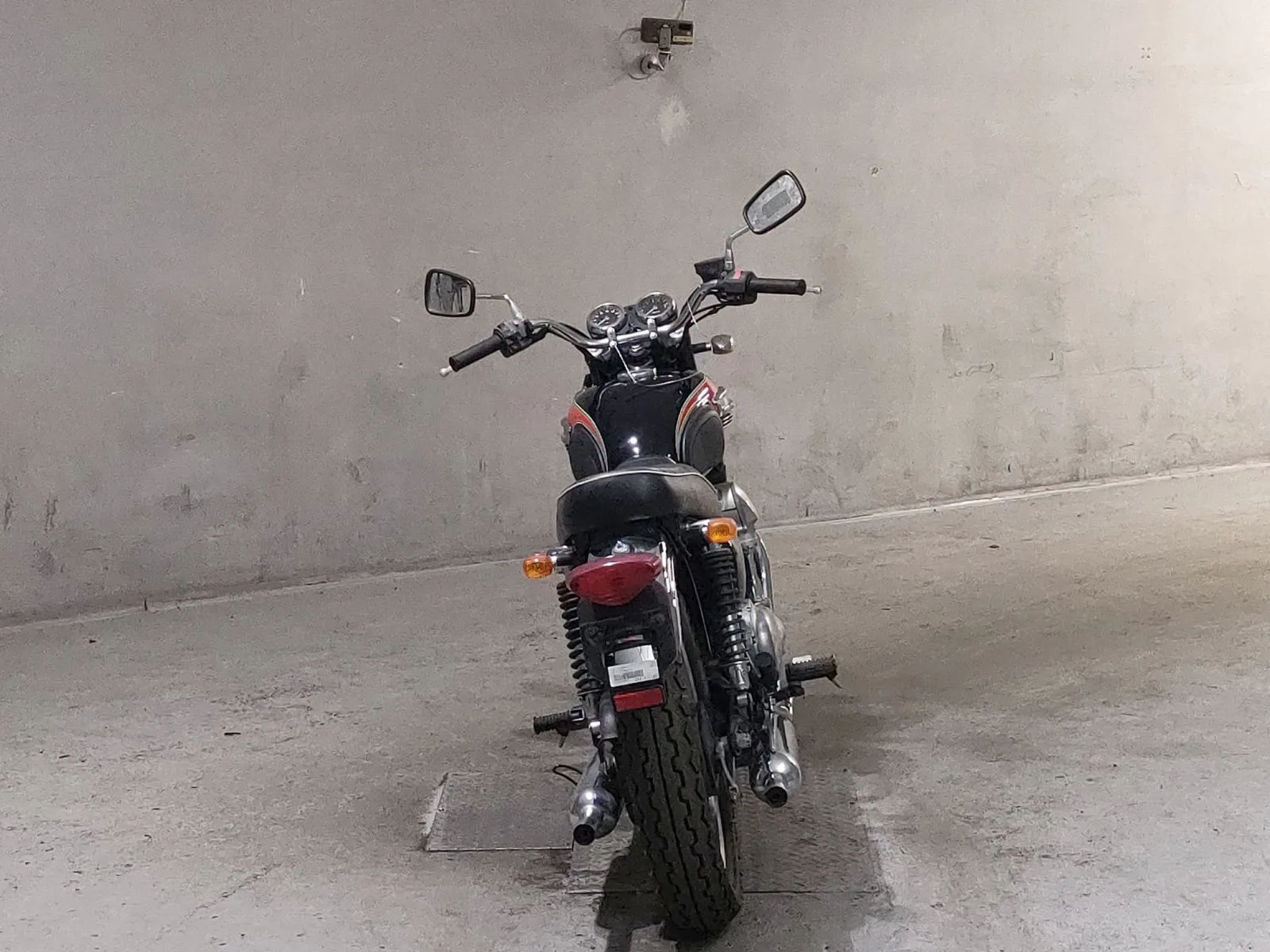 Kawasaki W400 с аукциона JBA, кадр 4