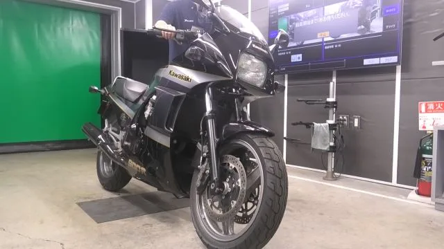Kawasaki GPZ900R с аукциона BDS, кадр 1
