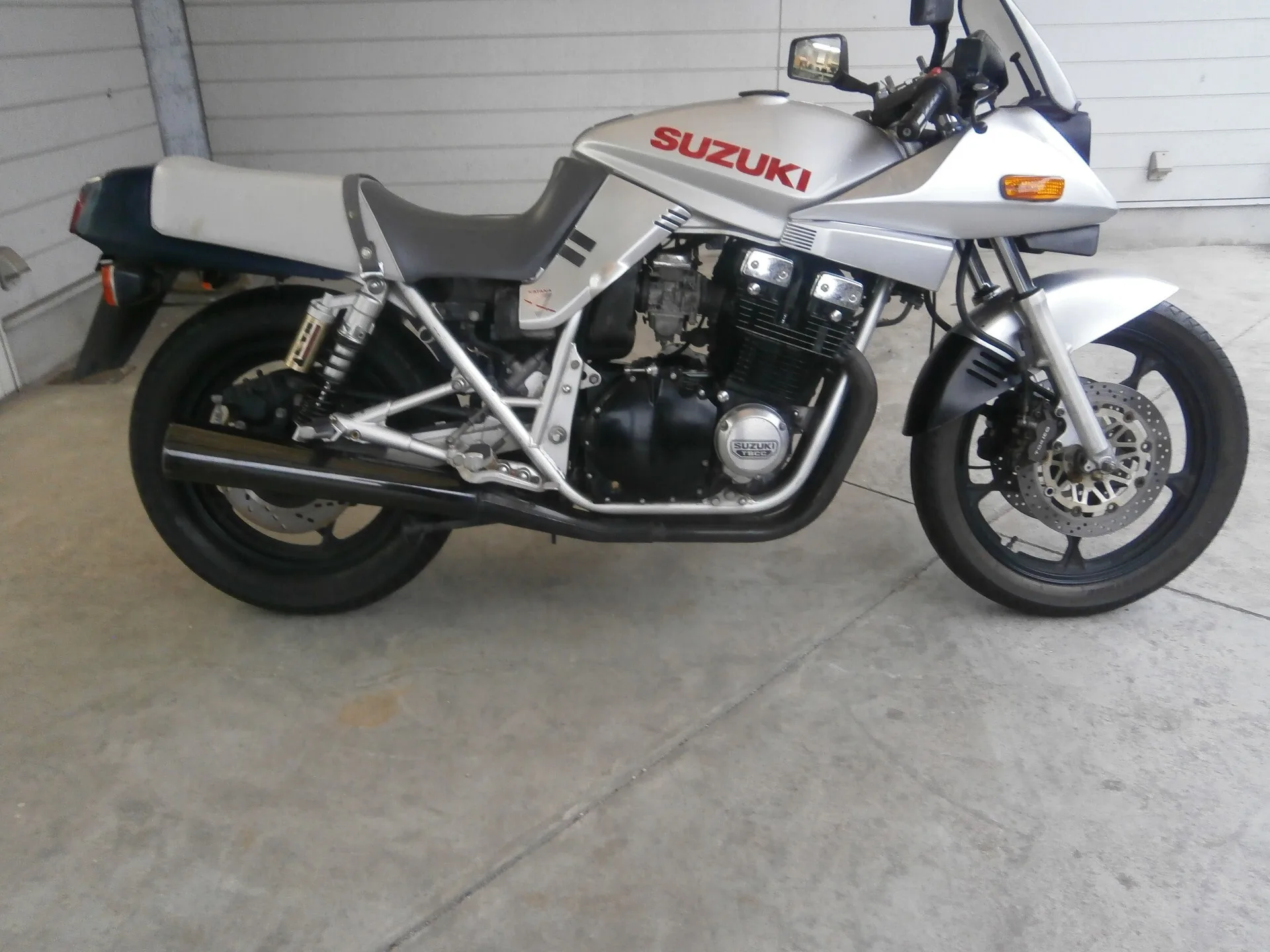 Suzuki GSX1100S KATANA 2000 года из Японии